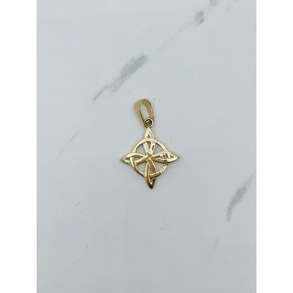 ❤️ 14k Gold Pendant - Real gold 100% ❤️ Witch’s knot ❤️ Nudo de bruja